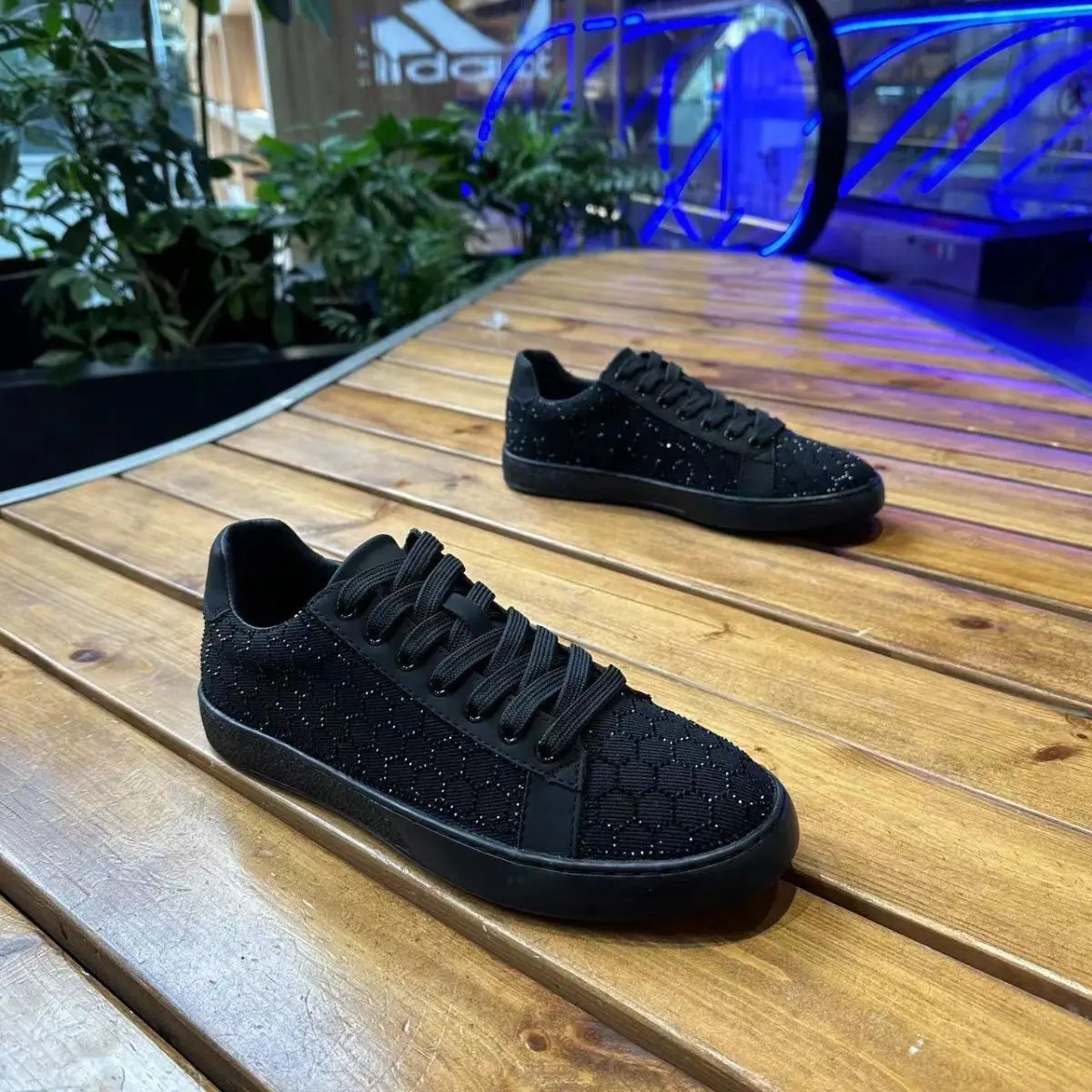 

Новые европейские мужские туфли на шнуровке со стразами, духовный тренд, универсальные туфли Hugh