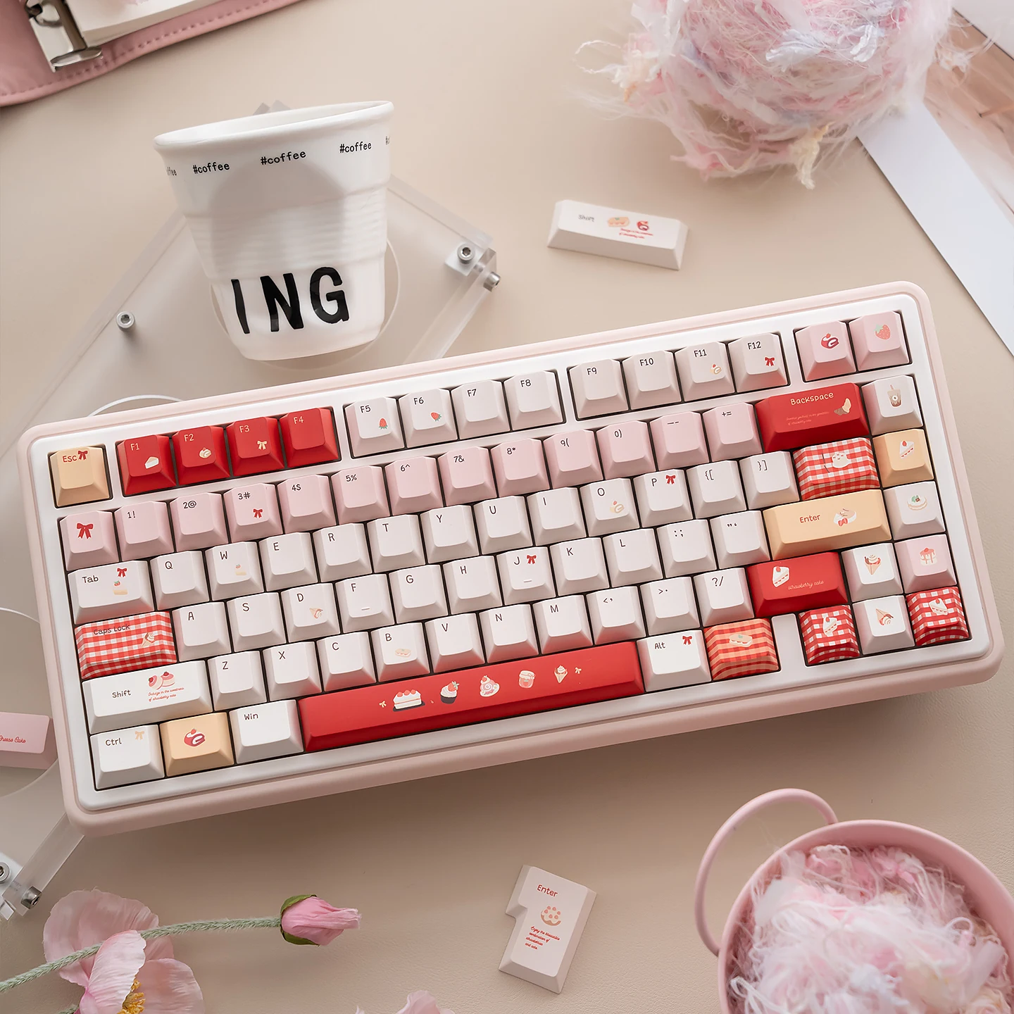 URE Cute Strawberry Dessert Keycaps PBT Cherry Dye-Sub Keycaps Girl Keycap For Mx Cherry 61/64/87/96/104 Mechanical Keyboard