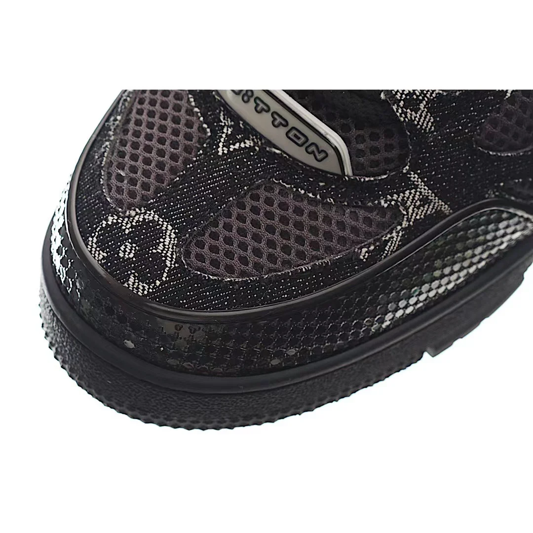 LOUIS VUITTON Skate Rhinestone Lace-up Low-top Fashion Skateboard