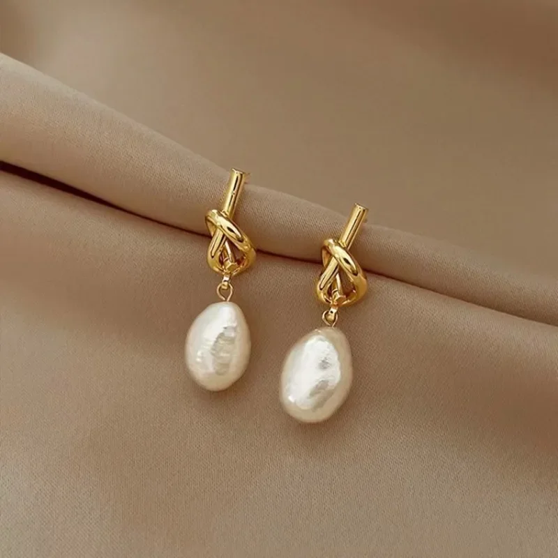 2023 New French Elegant Gold Color Baroque Imitation Pearl Earrings for Women Korean Fashion Jewelry Wedding Party Accessories