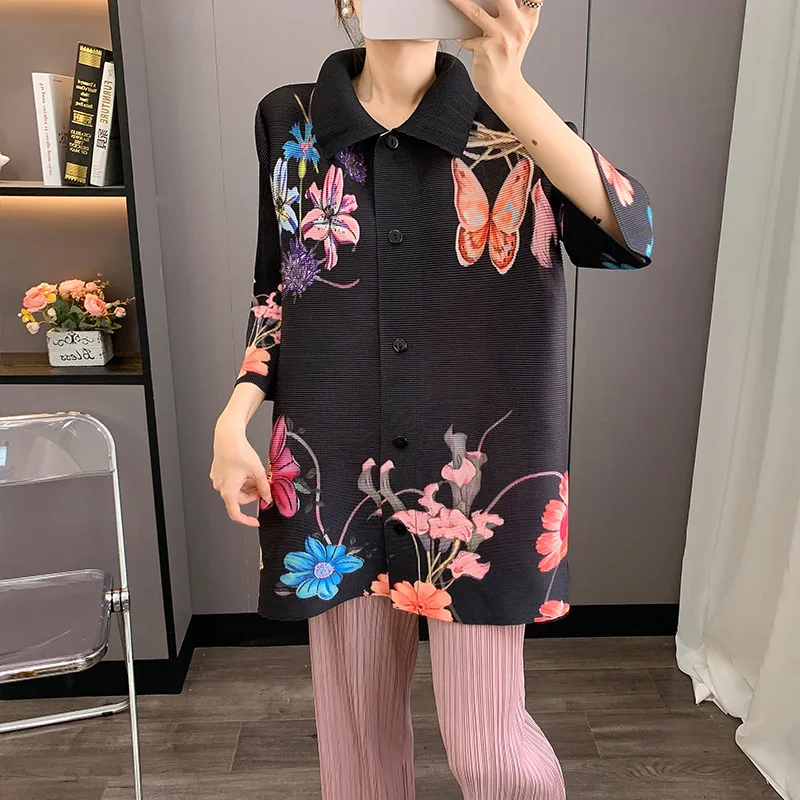 Miyake Fold 2025 Solid Color Design Top Women's Singles Buckle Simple and Versatile Large Size High End Cardigan Short Coat