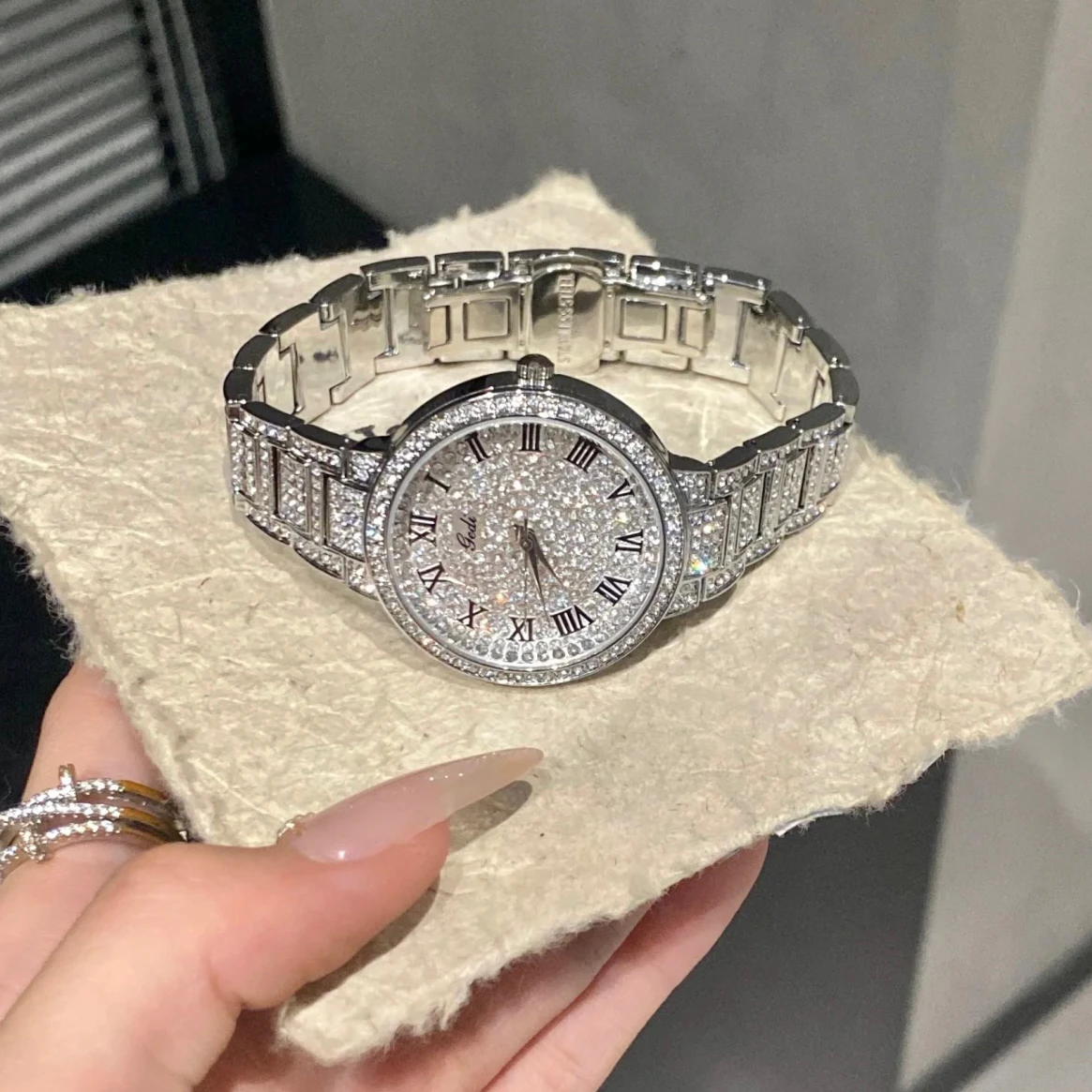 

Gipsophila Watch Women's New Full Diamond Luxury Women's Watch High-value Elegant Women's Design Fashion Watch