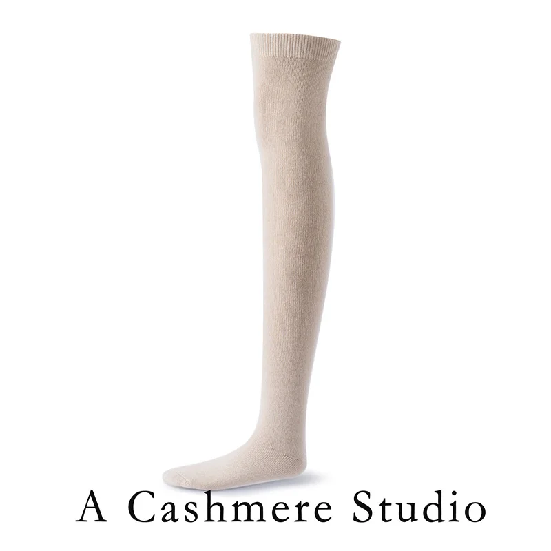 Women's stockings warm knee socks in autumn/winter thickened non-slip 100% cashmere thigh socks solid color wholesale.