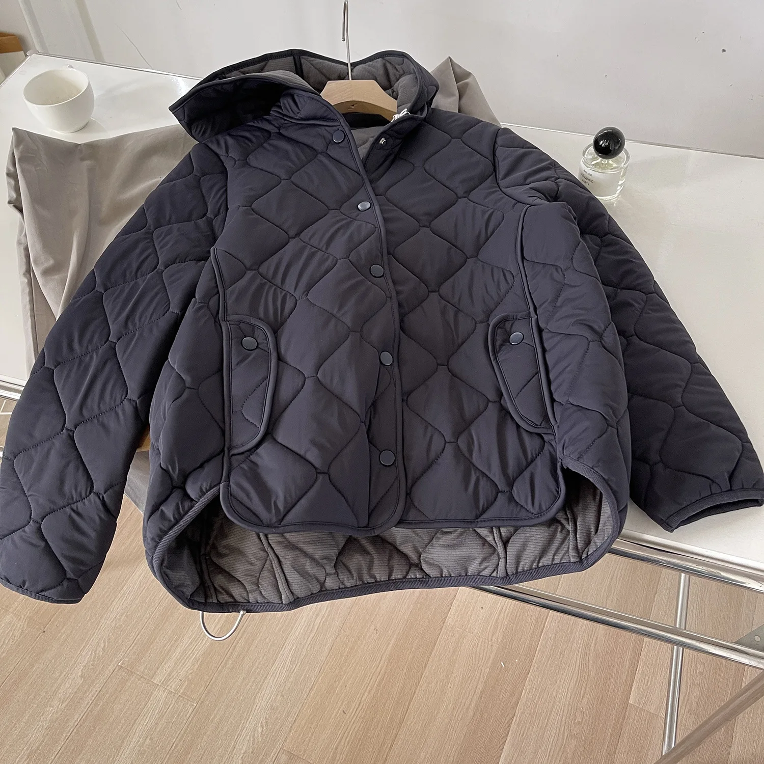 

Женская стеганая хлопковая куртка Argyle с капюшоном, зимняя однобортная верхняя одежда с длинными рукавами, цветное однотонное толстое теплое свободное повседневное пальто