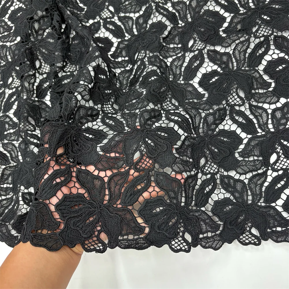 Neuer Stil Nigerianische 2026 Hochwertige Spitze Wasserlösliche Bestickte Modische Weiße/Schwarze Weiche Spitzenstoffe 5 Yards – Detail 10