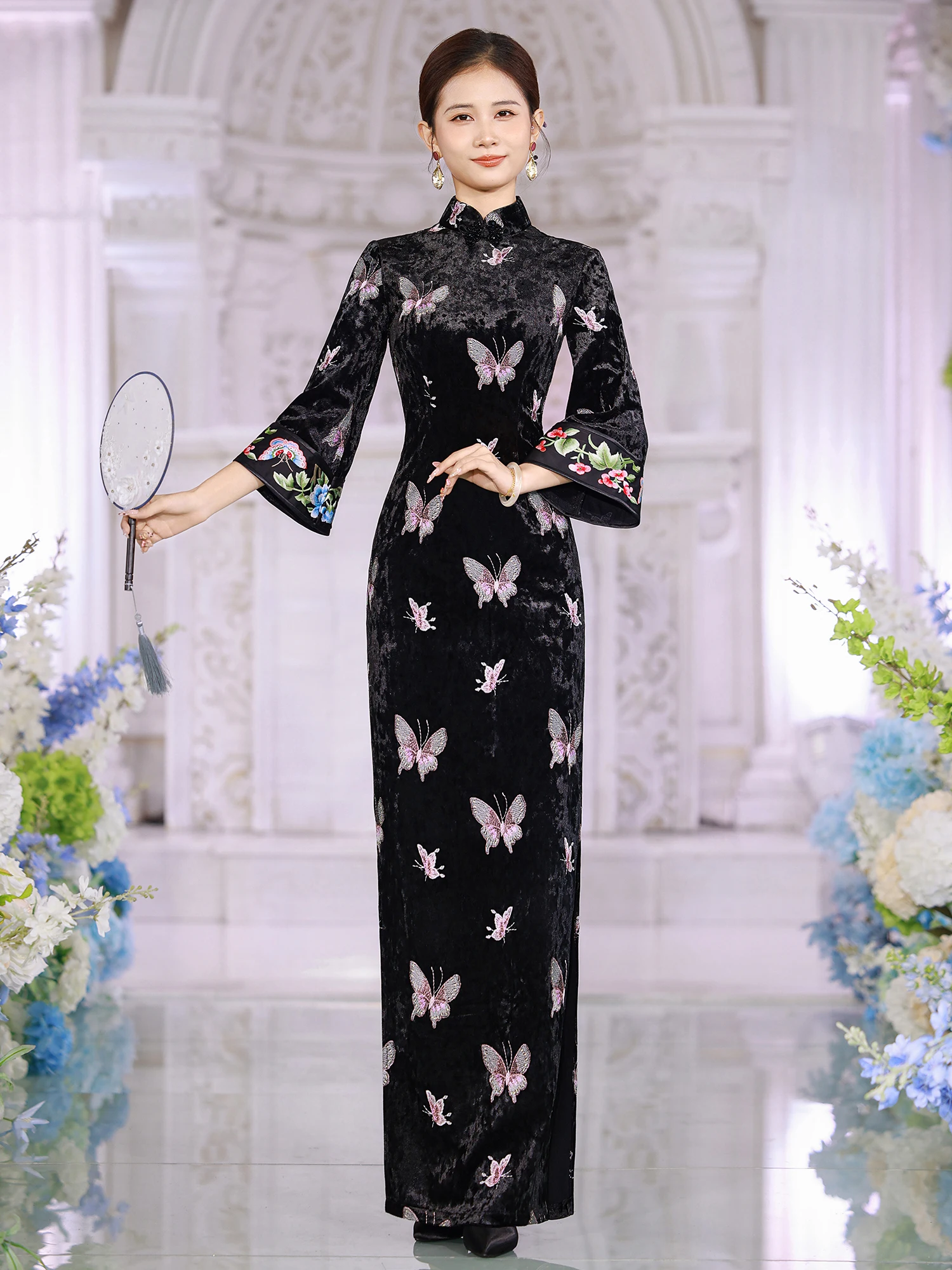 

Элегантное длинное бархатное ципао с вышивкой бабочек, с высоким разрезом, для повседневной носки, в ретро-стиле, традиционное китайское длинное платье