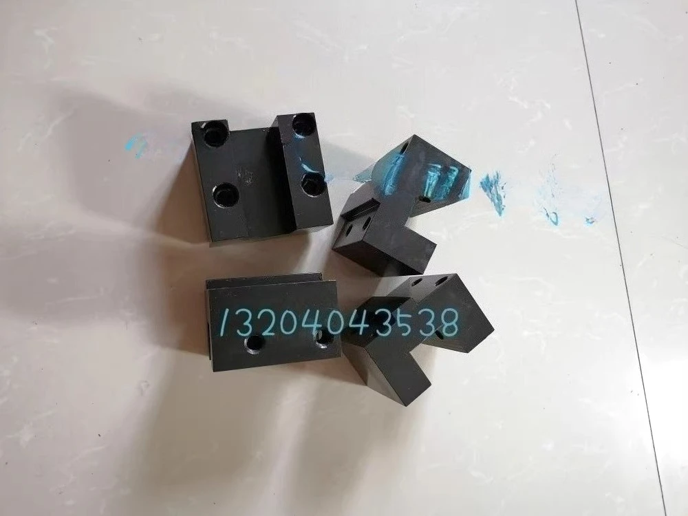 

Taiwan CLT100-12T hydraulic tool tower boring tool holder