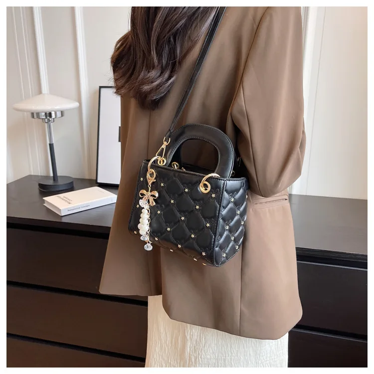 

Женская сумка через плечо, однотонная модная сумка с жемчугом, сумки через плечо, женская сумка-ведро, сумка из искусственной кожи для работы