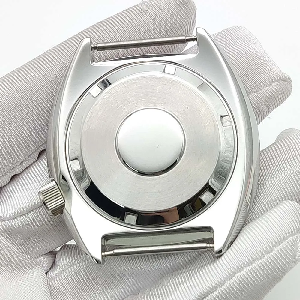 A caixa de 45 mm é adequada para movimentos NH35/NH36, com cristal de safira, coroa laranja e caixa de aço inoxidável 316L