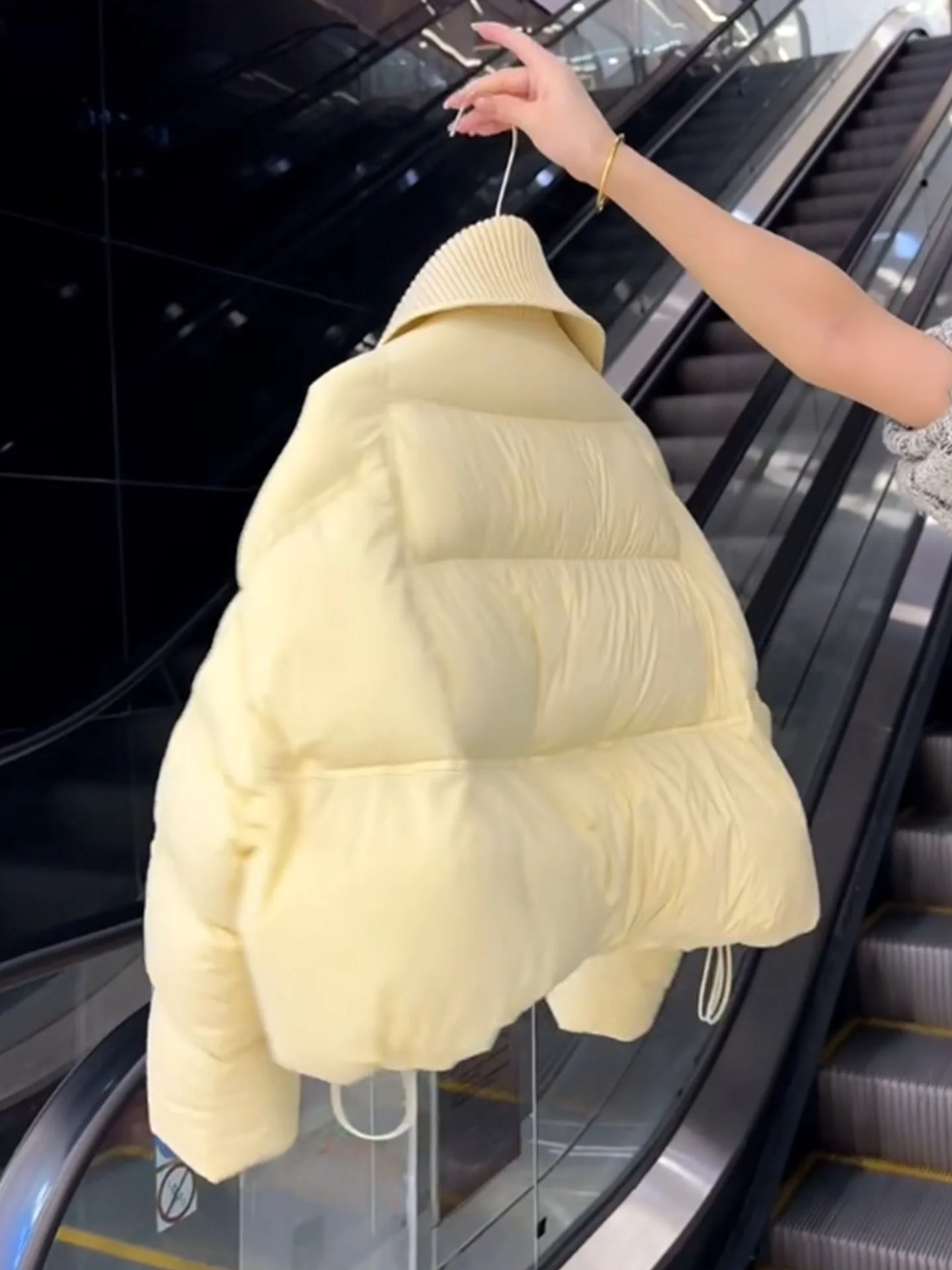 Piumino da donna Thiened ort Jaet Du piumino caldo Schiuma gialla Tartaruga Ba Design Inverno 2025 Nuovo Sle Casual Pendolarismo