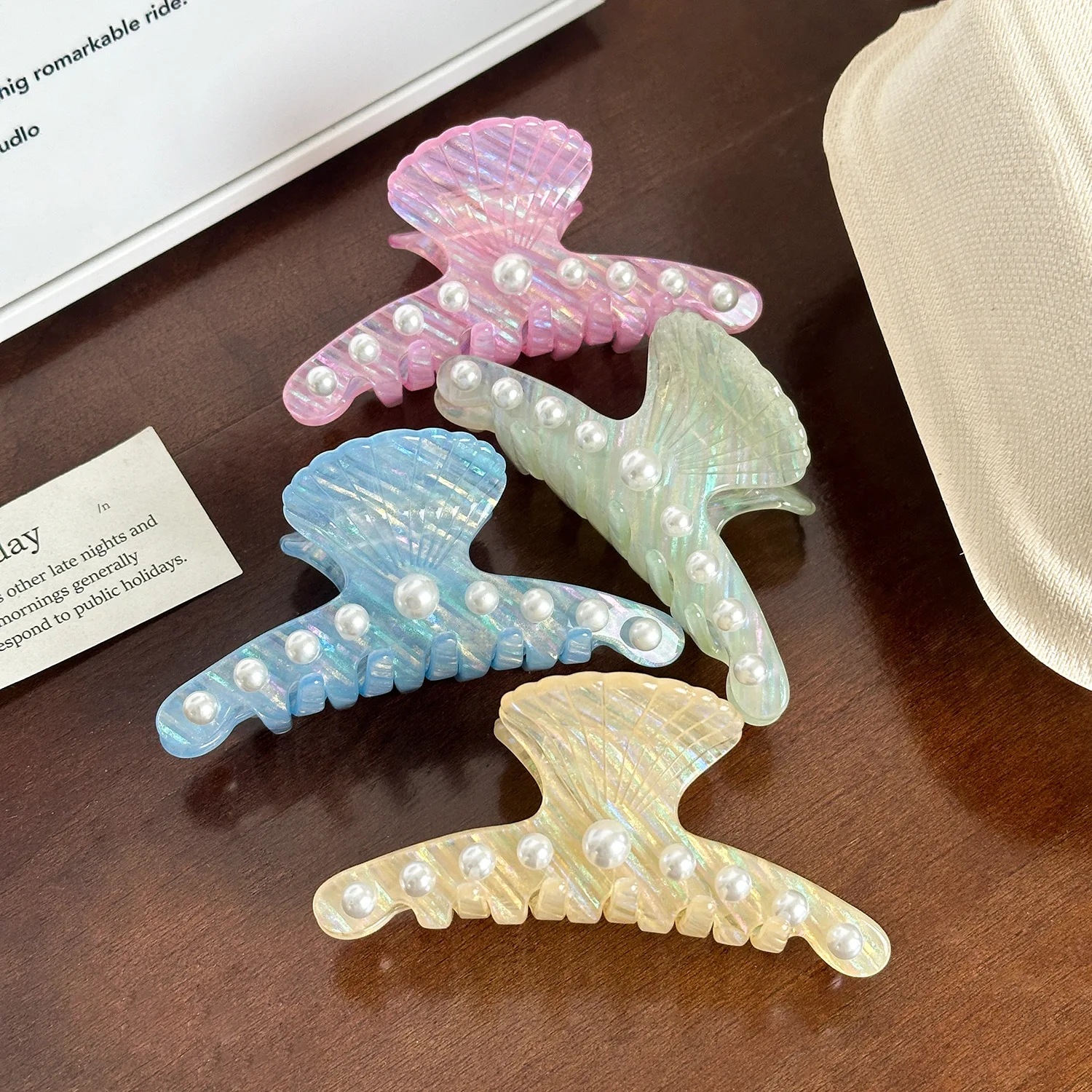 

New Creative Design 9.3CM Pearl Shell Acetic Acid Hair Clip Premium Light luxurious Candy Colorful Shark Clip Hair Accessories