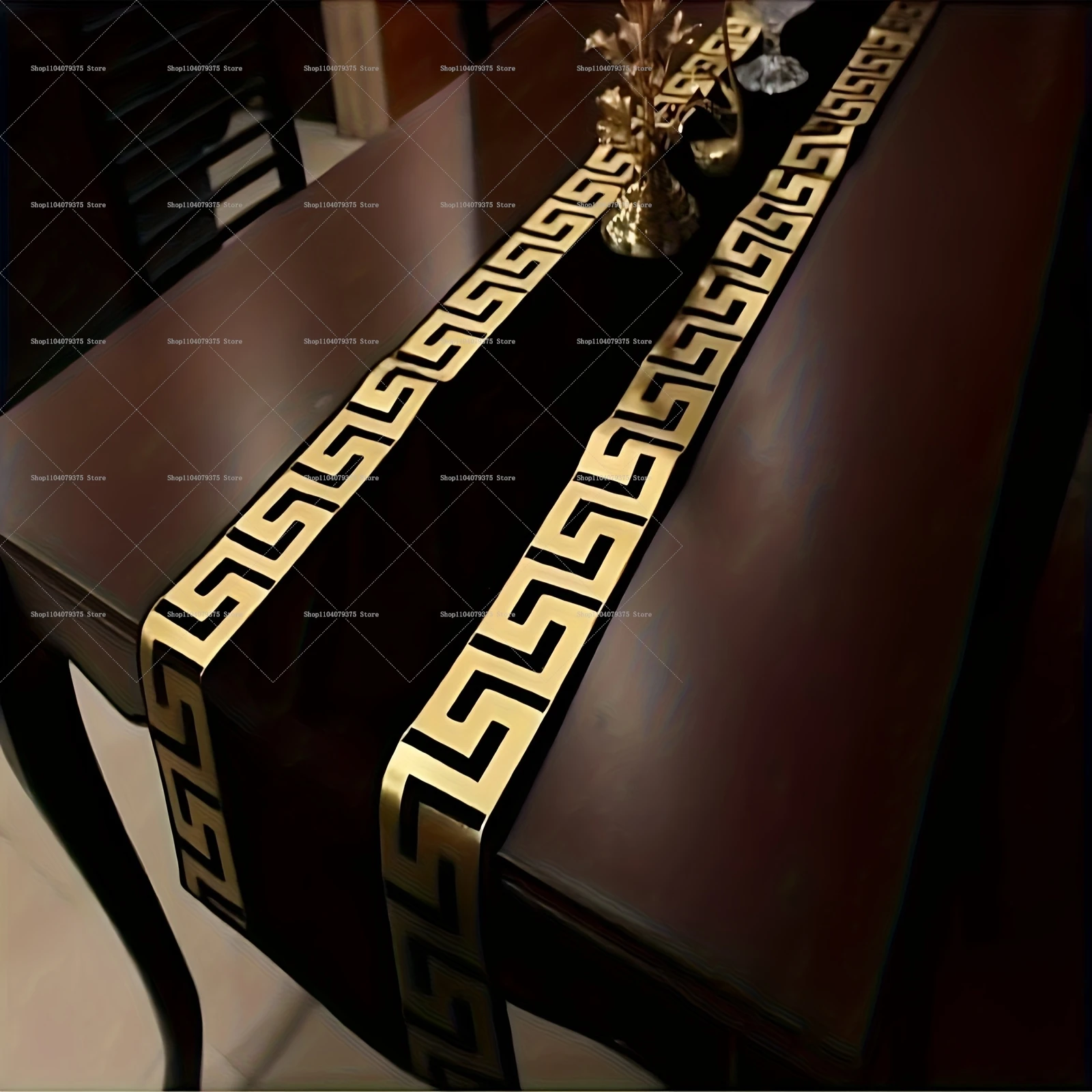 Lujosa camino de mesa de estilo griego con base negra y diseño de borde dorado: elegante decoración de comedor para cualquier ocasión navideña