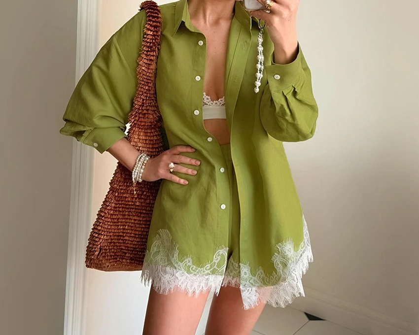

Retro Design Women's Clothing Set Long-sleeved Lapel Lace Splicing Shirt Shorts Fashion Casual Two-piece Set