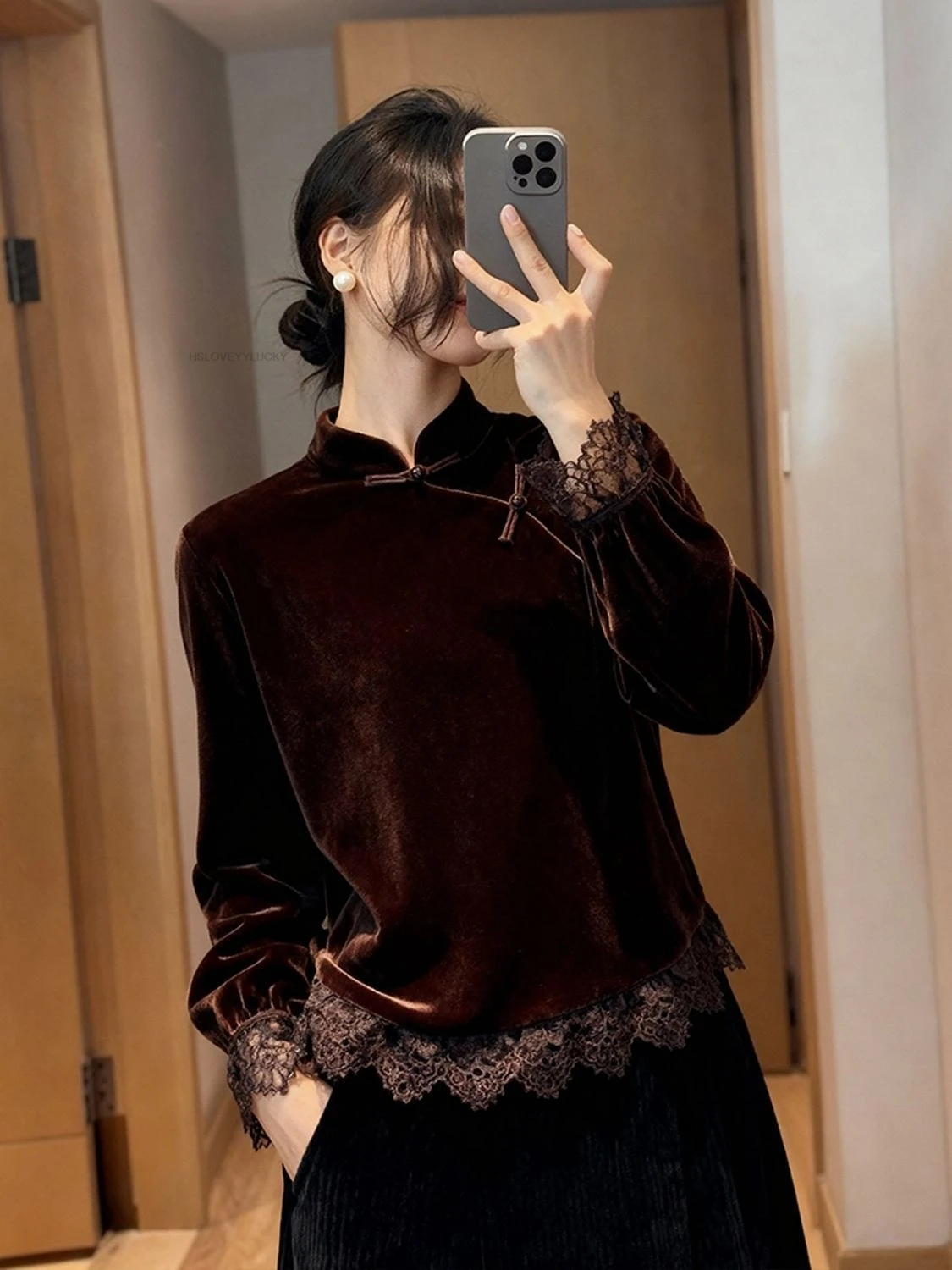 New Chinese Style Coffee Color Spliced Frog Button Velvet Shirt Winter New Spliced Lace Inner Top Women Elegant Daily Top
