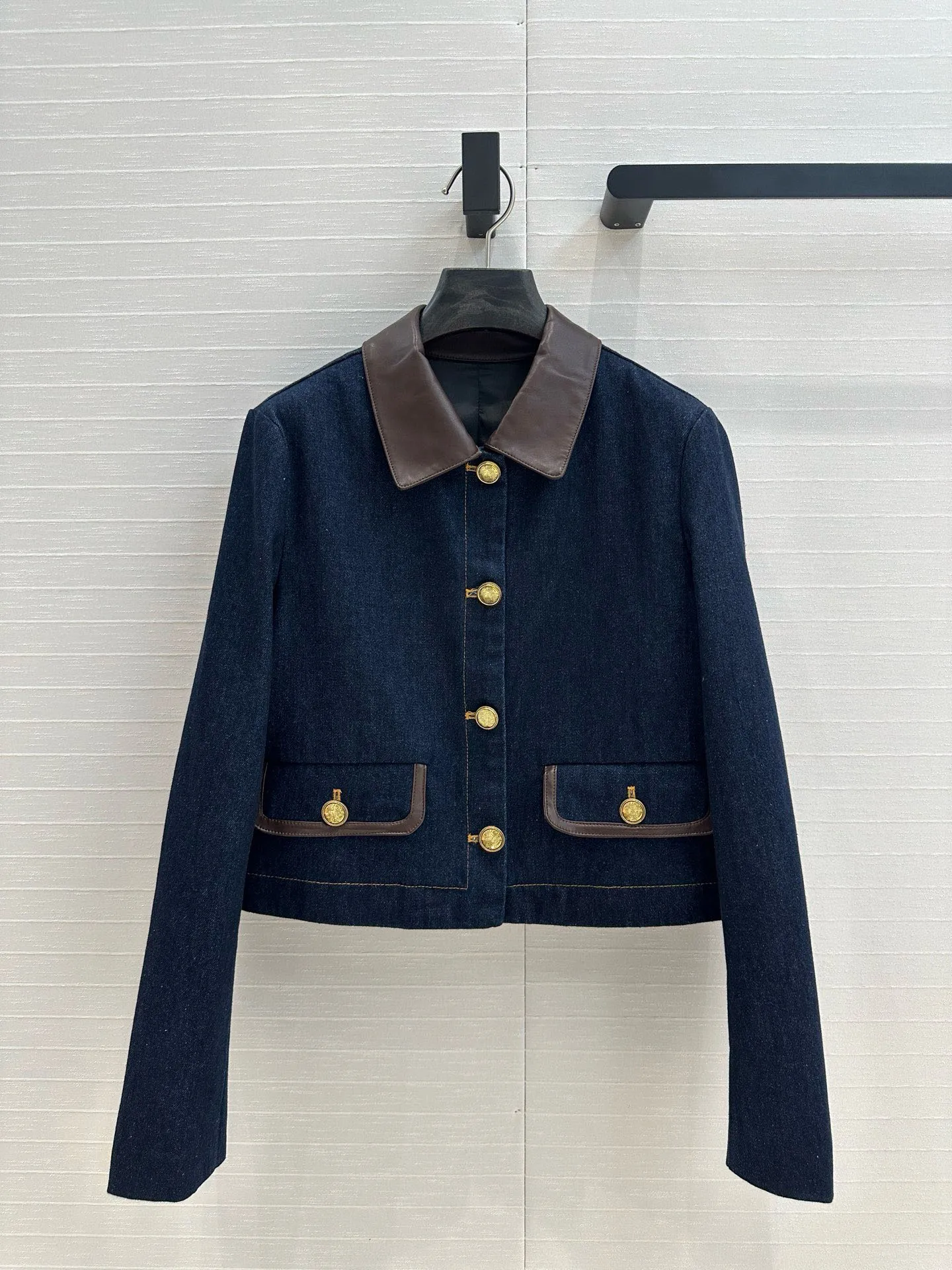 

2025 New Blue Denim Jacket Cutting Style Women's Short Casual Jacket Temperament socialite Style