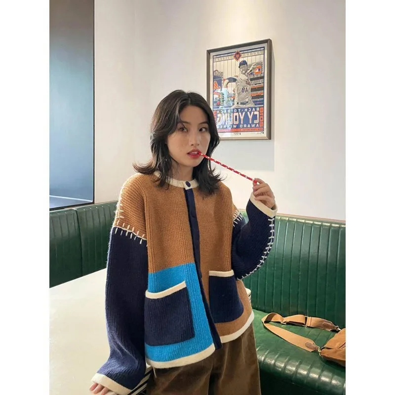 

2025 Autumn and Winter Fashion New Women's High-end Design Street Knitted Cardigan Color Blocked Retro Thick Outerwear Sweater