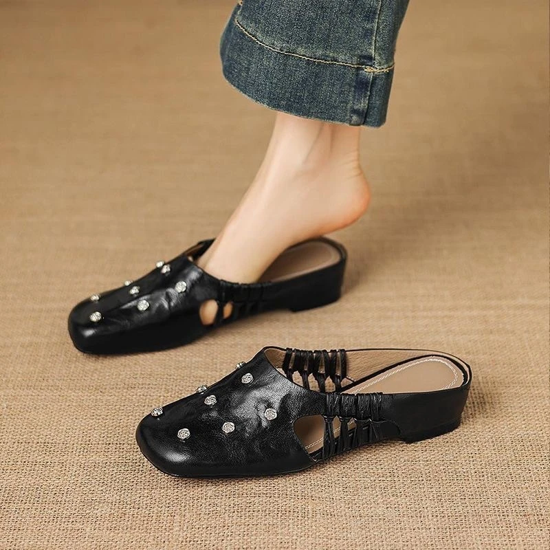 Mit Strass besetzte Mules-Schuhe für Damen, ausgeschnittene, geraffte Slip-On-Flats, Damen-Slipper mit quadratischer Spitze aus Kunstleder, Damenschuhe für das Büro – Detail 5