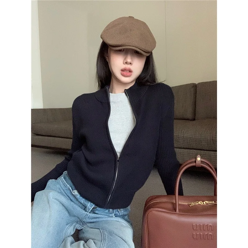 

Slim Fit Long Sleeve Knitted Cardigan Women's Outerwear Soft Polyester Fiber Zipper Closure Autumn Fashion Small Batch Top