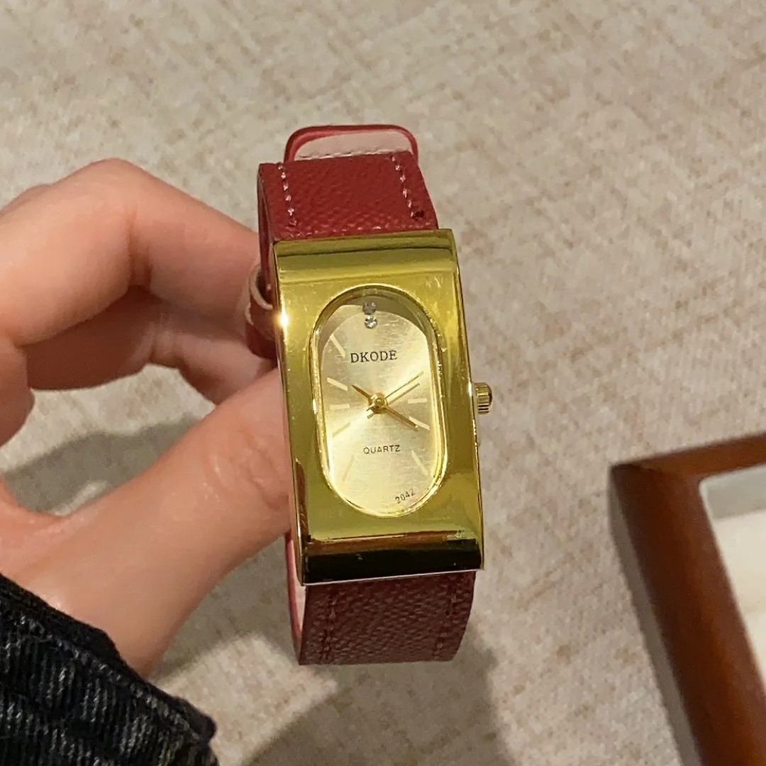 ساعة نسائية كلاسيكية بمينا مربع ذهبي ساعات يد كوارتز للسيدات ساعة يد نسائية من الجلد Zegarek Damski relogios feminino