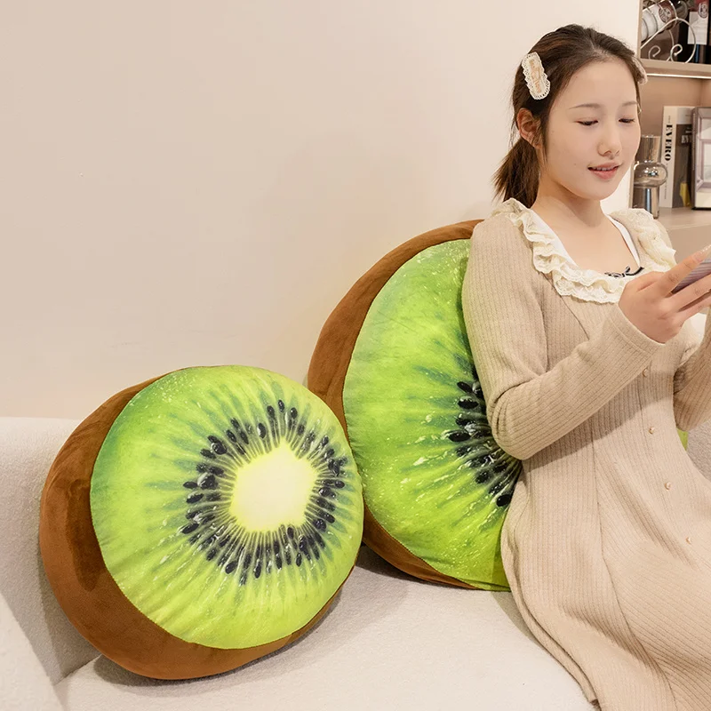 หมอนอิงรูปผลกีวีสีเขียว ขนาดเส้นผ่านศูนย์กลาง 20 ซม. ของตกแต่งทรงผลไม้ นุ่มสบาย เหมาะสำหรับโซฟา เก้าอี้ ของขวัญ ของตกแต่งงานปาร์ตี้