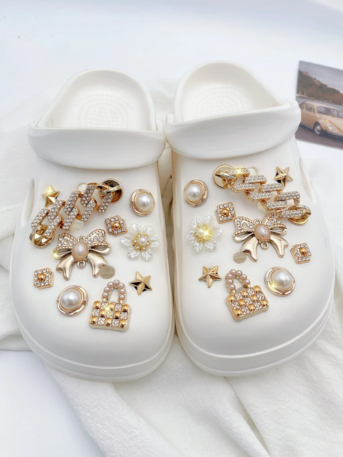 20 pieces of golden diamond-studded chains, ABS pearl bows, flowers, diamond-studded bags, five-pointed stars, ABS pearl shoe bu
