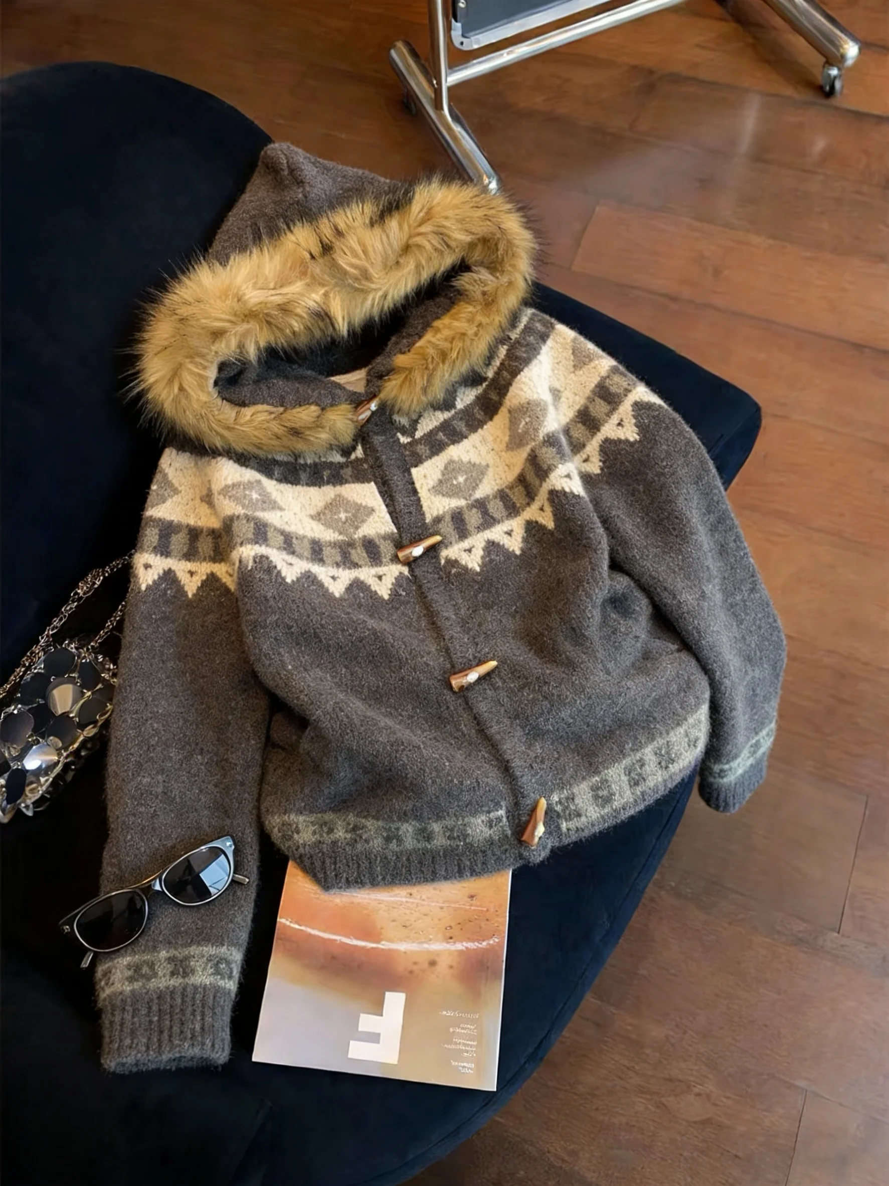 

Корейский вязаный свитер-пальто в стиле ретро с меховым воротником, женский, весна-осень, с вышивкой в стиле фейр-айл, омолаживающий эффект