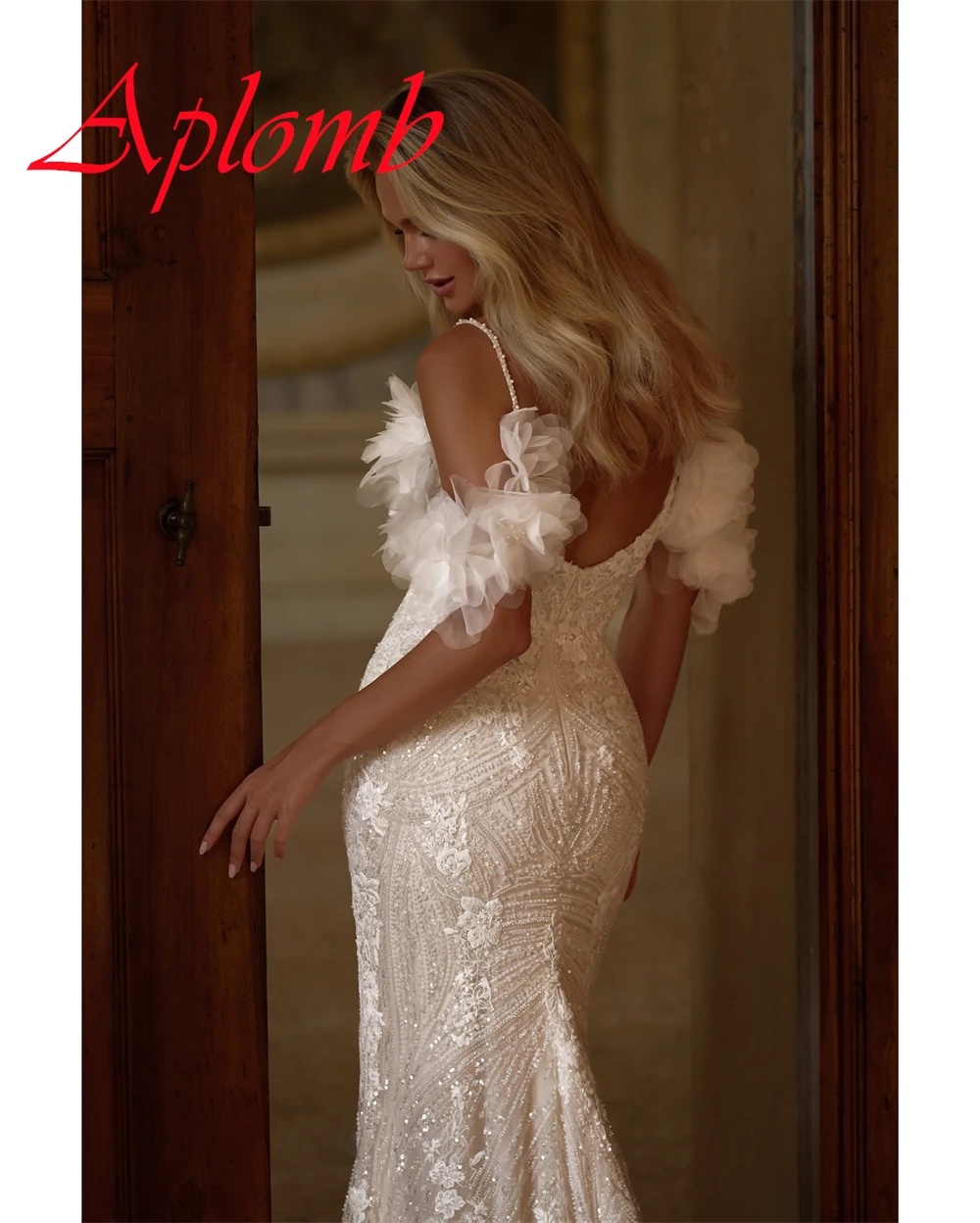 Abito da sposa romantico personalizzato in organza bianca Squisito scollo a V senza spalline Festa nuziale Classica cerniera posteriore Robe de marié