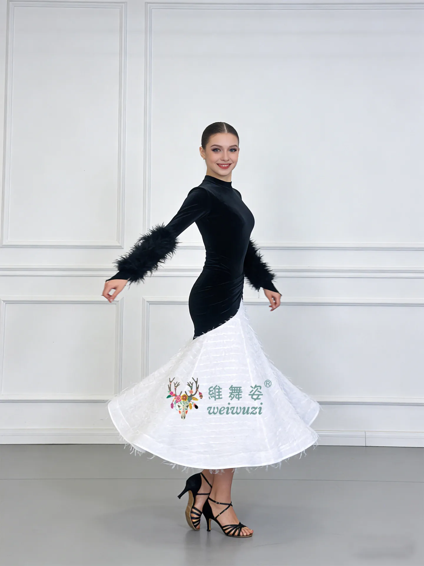 Nationale Standardmäßige Moderne Tanzkostüme für Damen, Rückenfreies Samtkleid mit Großer Schwingende, Walzer-Wettbewerbskleid – Detail 4