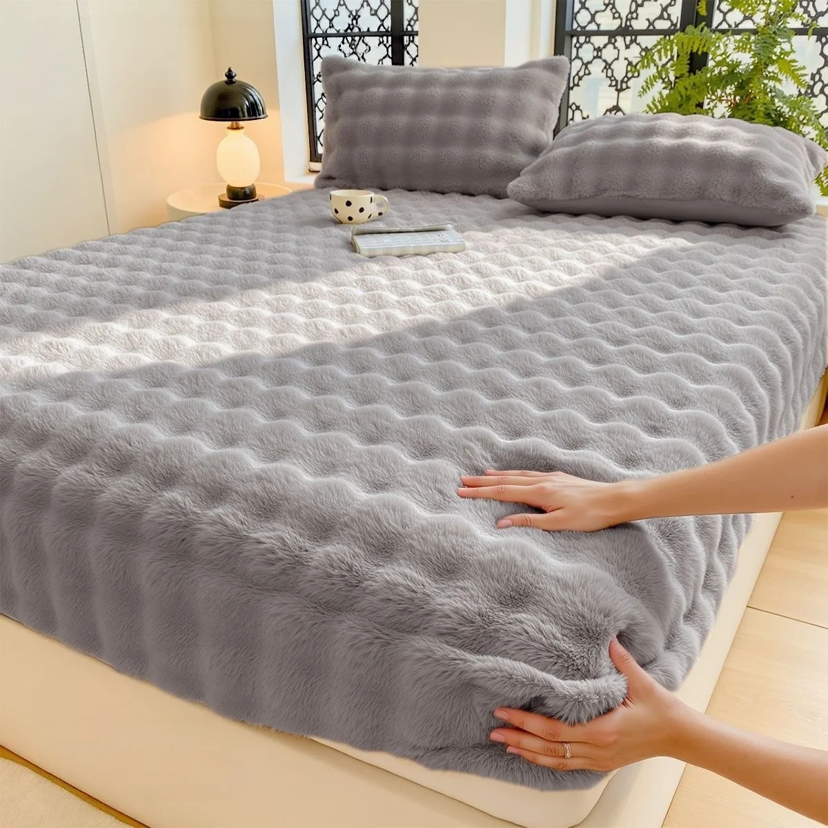 Soft Fluffy Imitation Rabbit Plush Fitted Sheet Bubble Texture Warm Mattress Cover Winter Bedding Mattress Protector Single