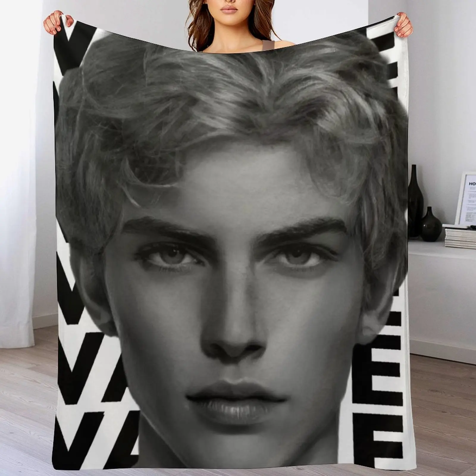 Aaron Warner, Shatter Me Throw Blanket Warm Cozy Throw Blanket for Living Room Couch