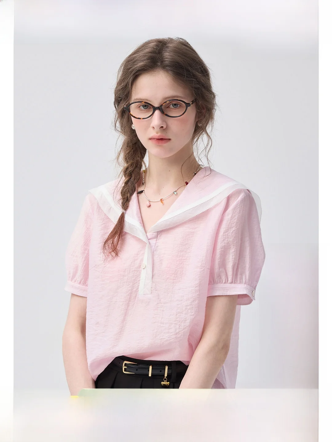 

Легкая дышащая рубашка VEGA CHANG, летняя коллекция 2026, новый стиль, с темно-синим воротником, короткий рукав, женский деловой повседневный топ