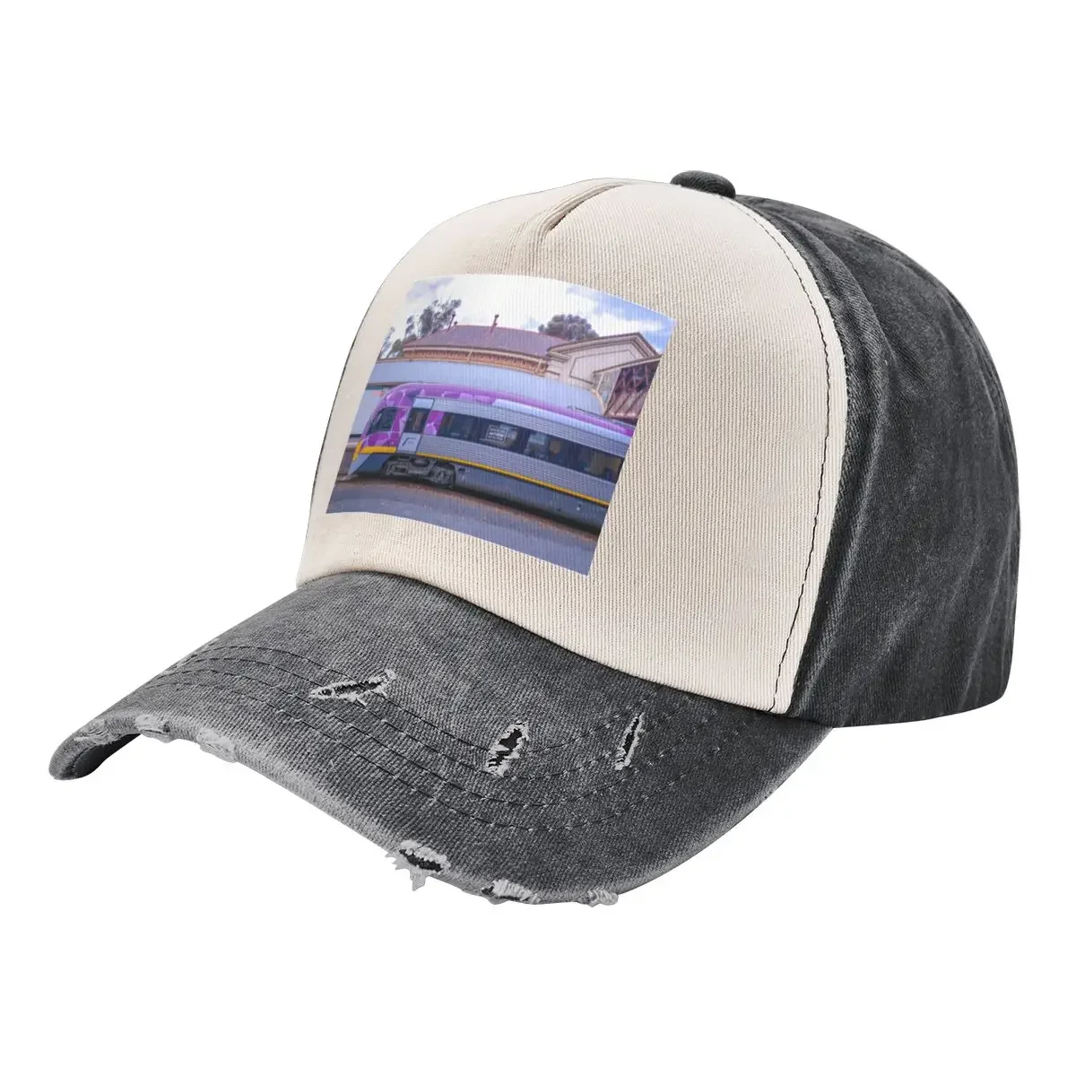 VLine Train in Bendigo headed North Baseball Cap fashionable Sun Hat For Children Women's Golf Clothing Men's