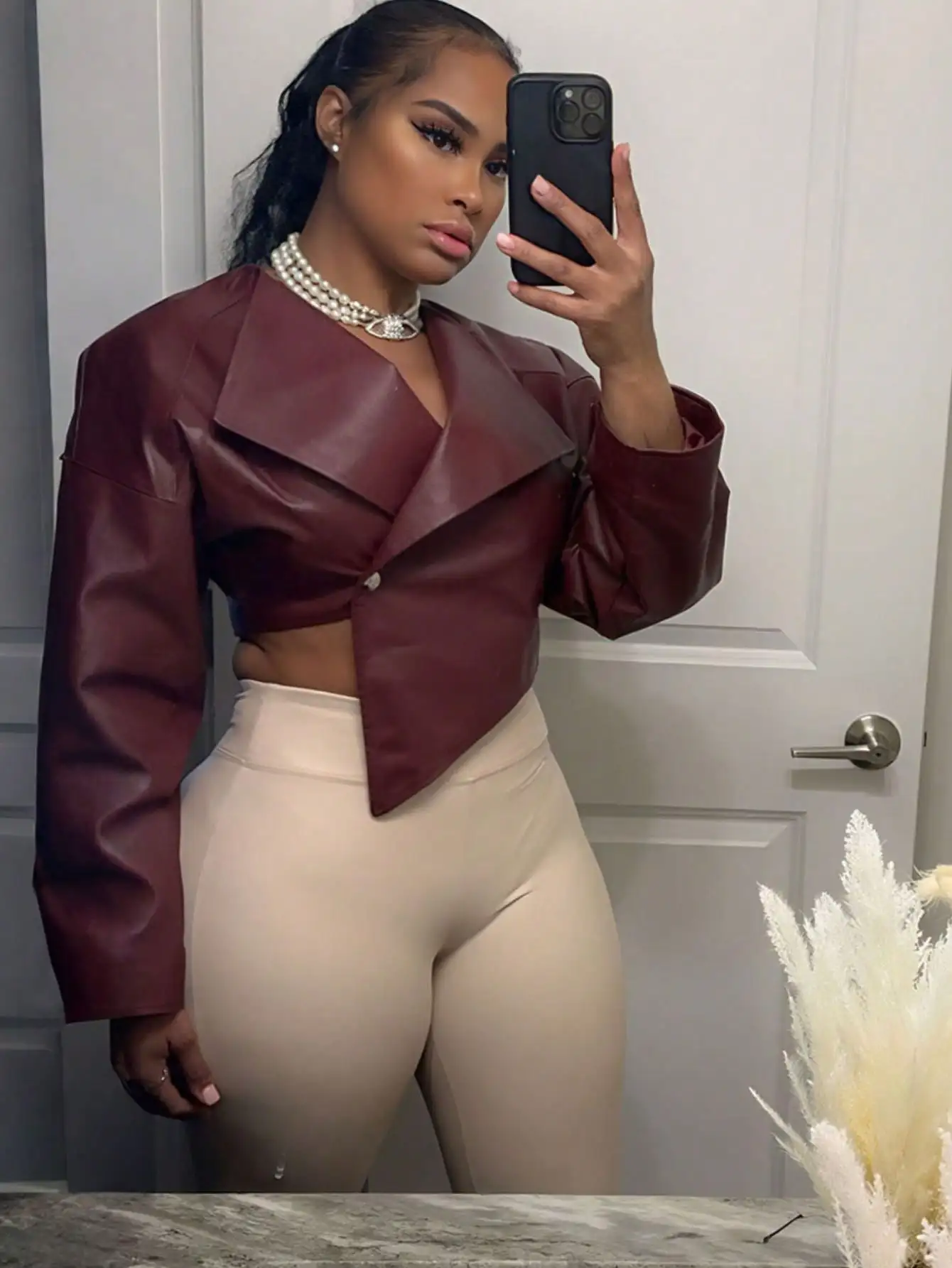 Damesjack van PU-leer met asymmetrische revers, taille-accentuerend ontwerp voor casual gelegenheden en avondjes uit