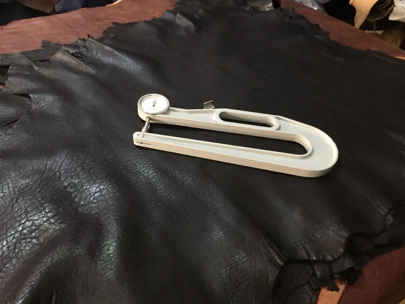 

Black Sheepskin Top Layer Bubble Sheepskin, Sheepskin, Coarse Grain, Thickness 1.2-1.4mm, average 7 SF