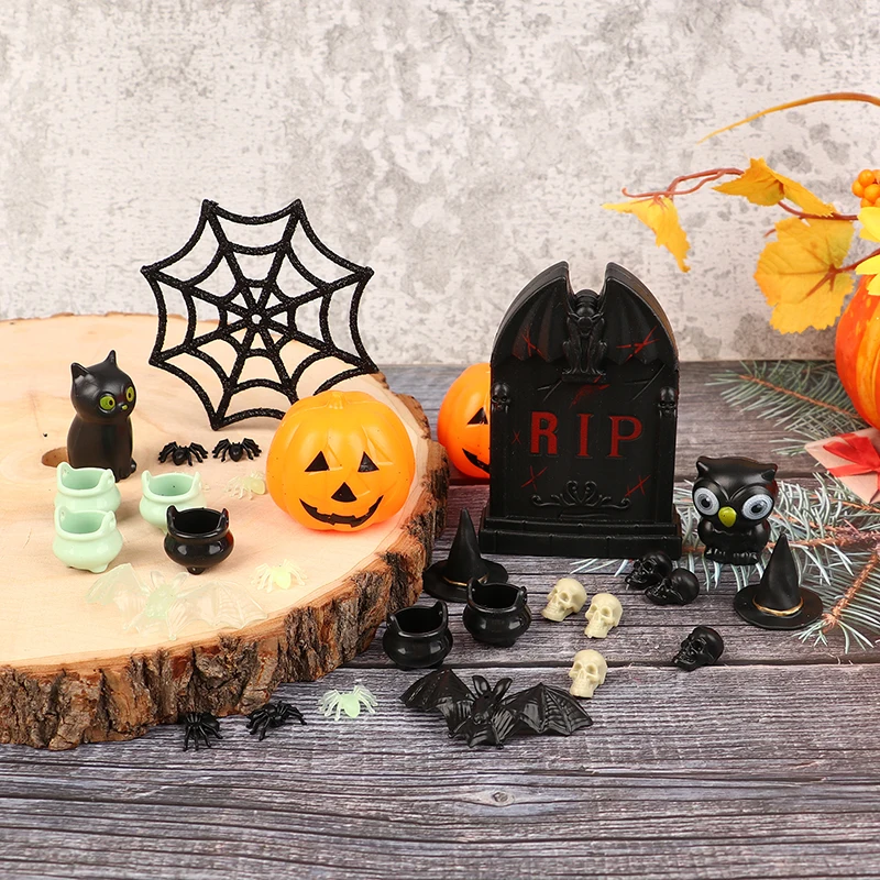 Dollhouse Halloween Decoration Toys Mini Skull Spider Witch Hat Jar Shape Ornament Outdoor Decoration Accessories