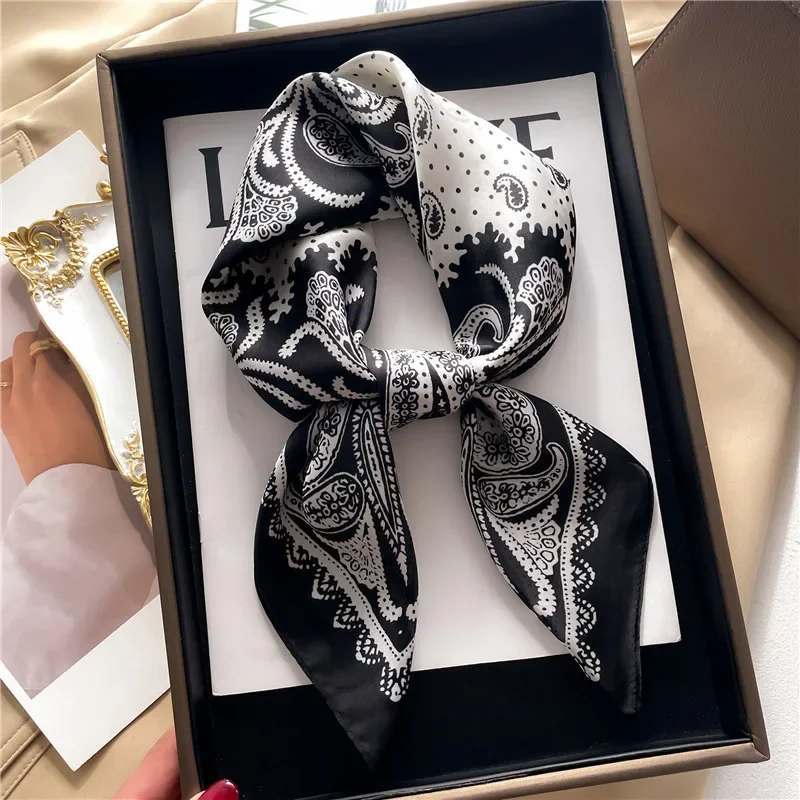 27.55in Elegant Paisley Print Square Scarf Thin Satin Shawl Casual Sunscreen Headscarf For Daily Life