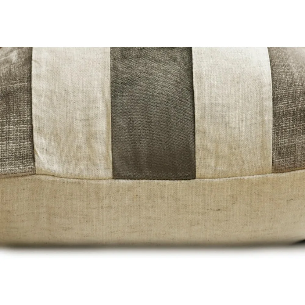 أغطية وسائد مخططة مخملية حديثة مقاس 26 × 26 | حافظات وسائد باللون الرمادي المرقعة لديكور المنزل المعاصر #6