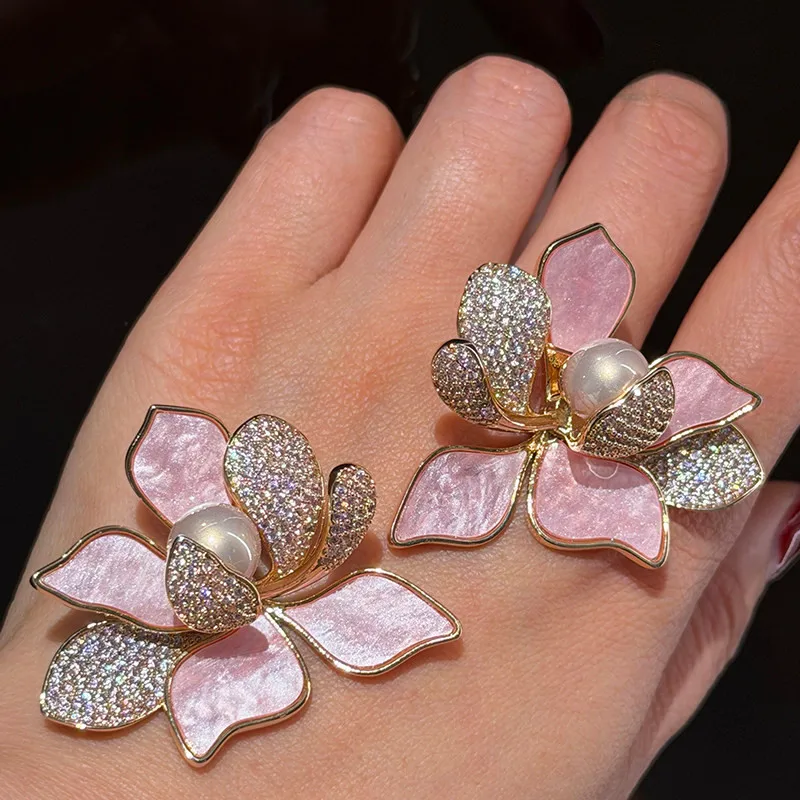 

Temperament Long Exquisite Luxury Zircon Flower Earrings