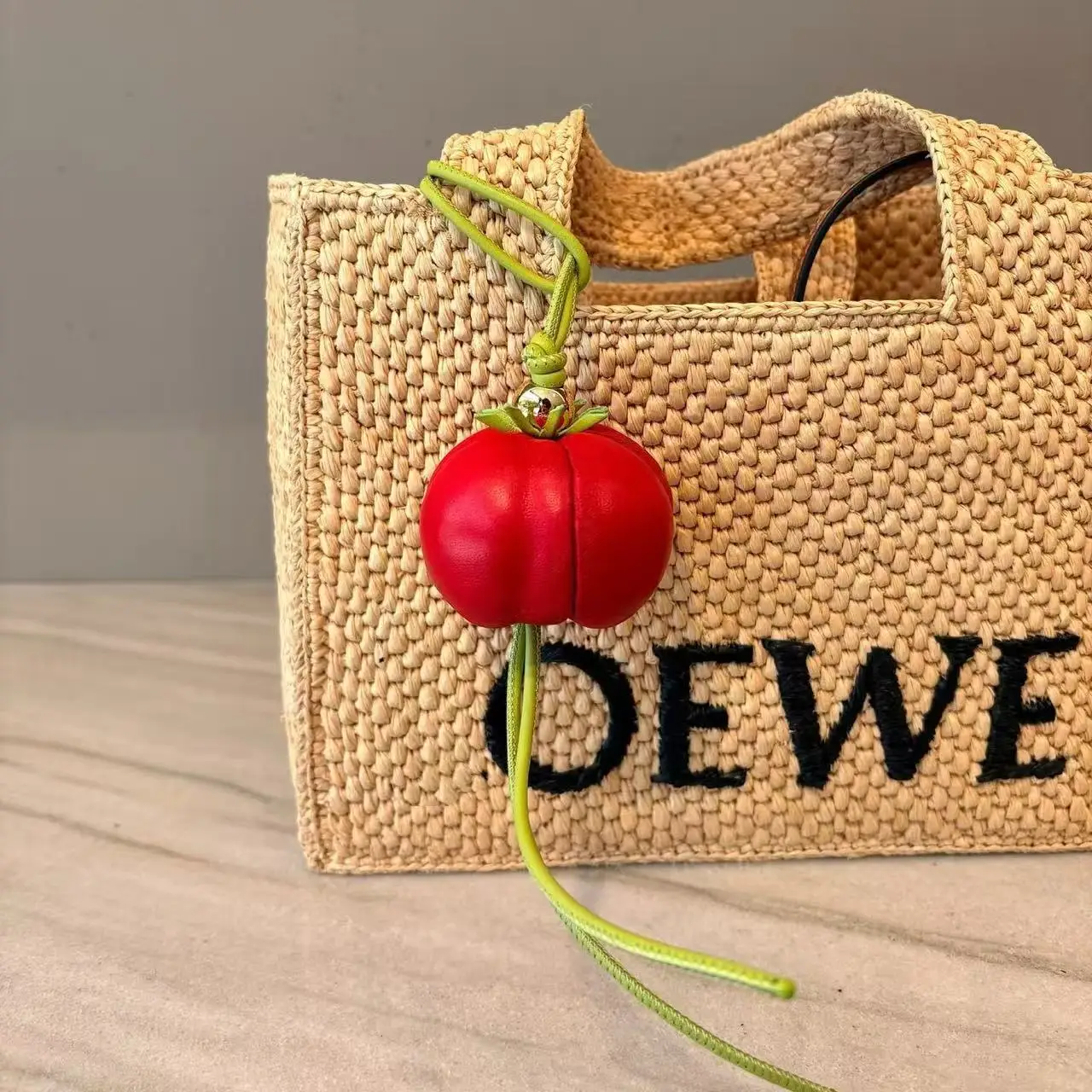 breloque-de-sac-tomate-rouge-pour-sac-femme-porte-cles-en-cuir-a-la-mode-pendentif-de-sac-decoration-accessoires-de-sac-cadeau-de-luxe-pour-fille