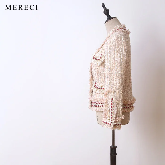 New pieces the shelves beauty lay his pale golden elegant pearl clasp big-name suiting sweet wind coat