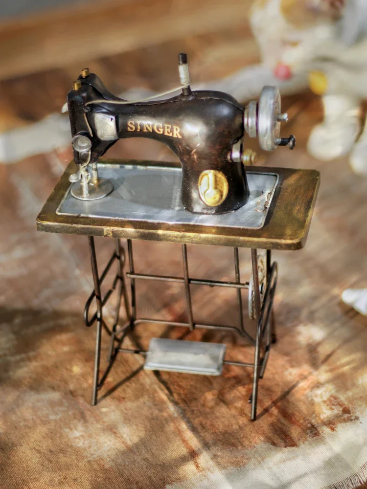 Simulation Nostalgic Old Object Living Room Sewing Machine Model Decorations Desktop Decoration