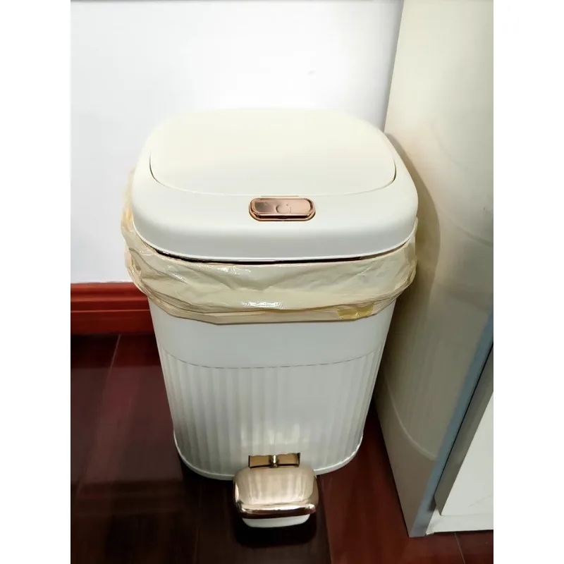 

Luxe Living Room Waste Basket, Large Household Trash Can, Lidded Bedroom Waste Bin with Foot Pedal,Bathroom Touch-Free Trash Can