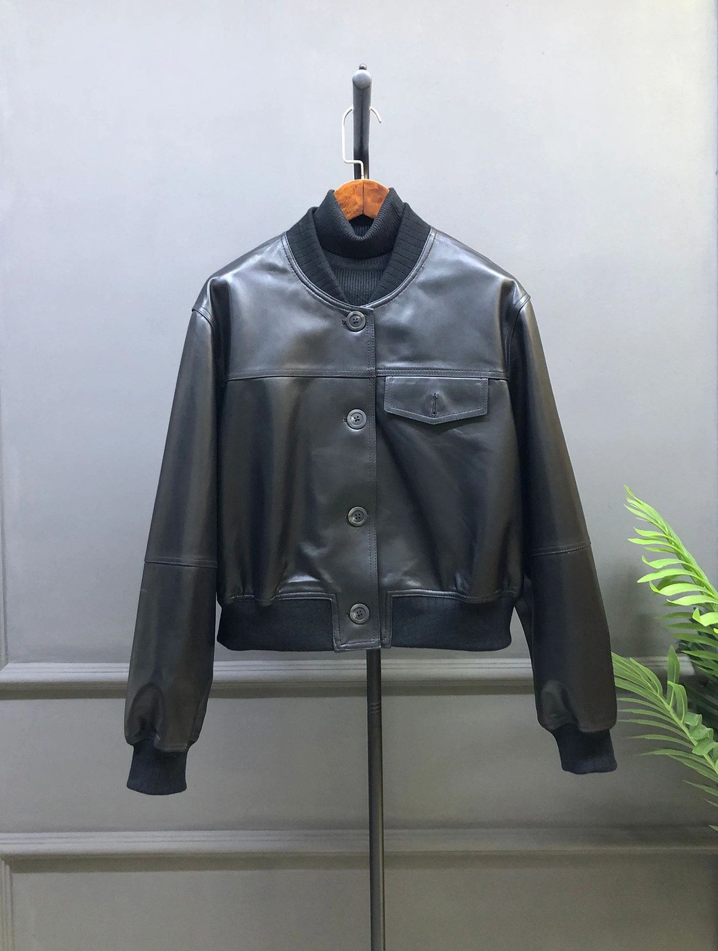 

Casual Sle Lambskin Leather Jaet round Ne Single Button Top Layer Cowhide Oil Wax ort Genuine Leather Coat for Women