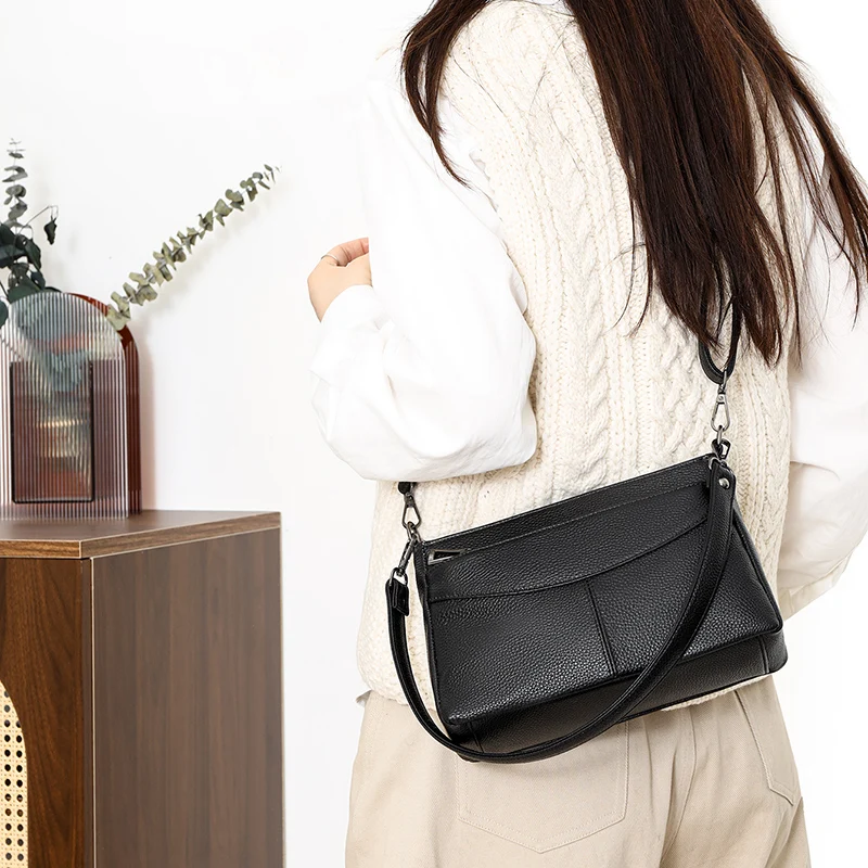 Large Capacity Women's Shoulder Bag Wear Resistant Genuine Leather Exquisite Workmanship Crossbody Bag Convenient  