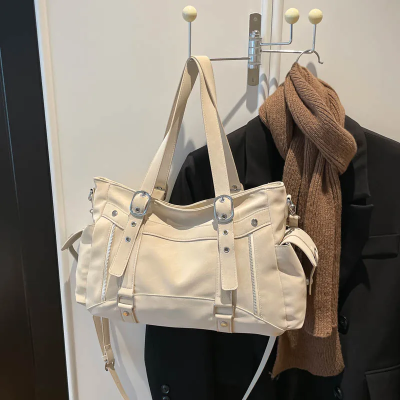 

Женская сумка через плечо в стиле Y2K, однотонная, из искусственной замши, с заклепками, с несколькими карманами, регулируемым ремнем, для поездок на работу и шопинга