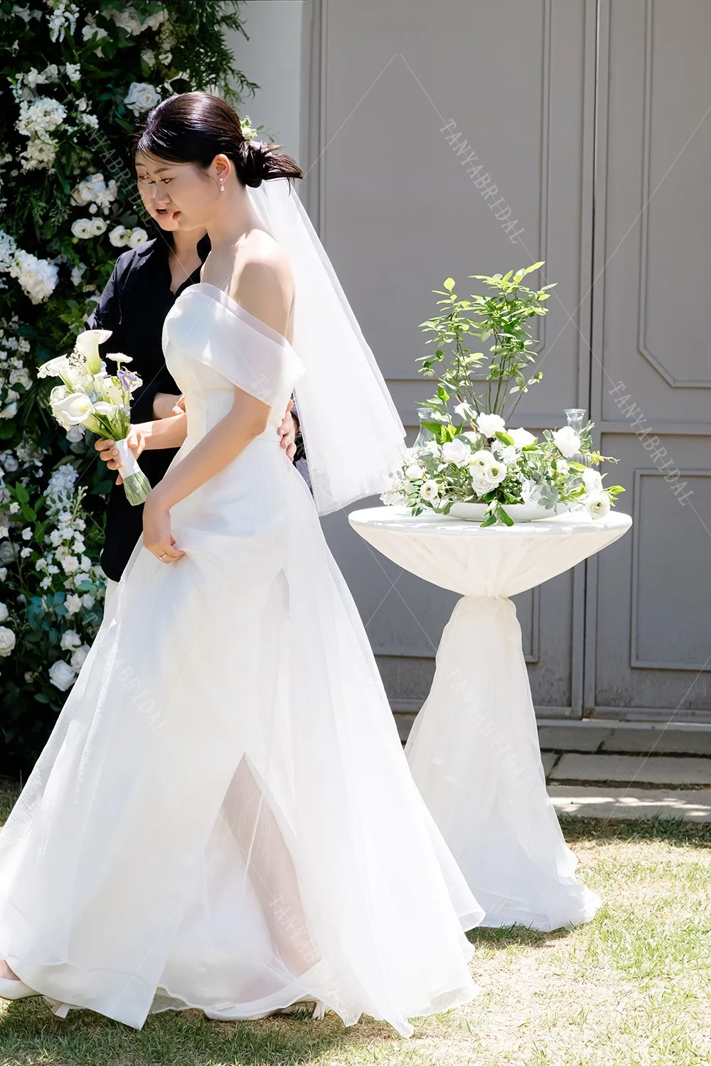 Vestido de novia de satén de Organza con cuello Barco, elegante vestido de novia de jardín al aire libre, línea A, largo hasta el suelo, con cordones en la espalda