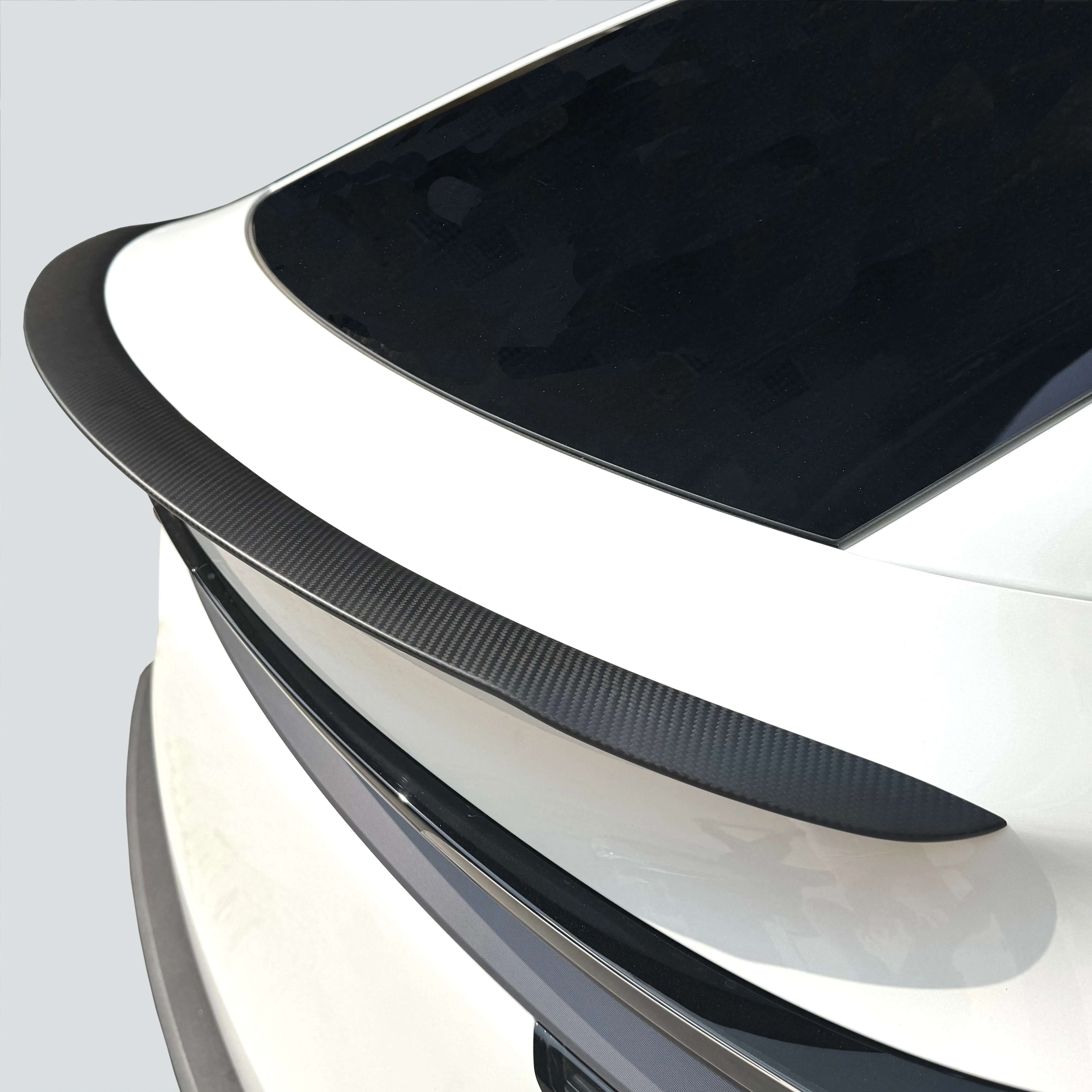 

Dry Molded Carbon Fiber Single Deck Rear Spoiler Tail Wing Modern Aero