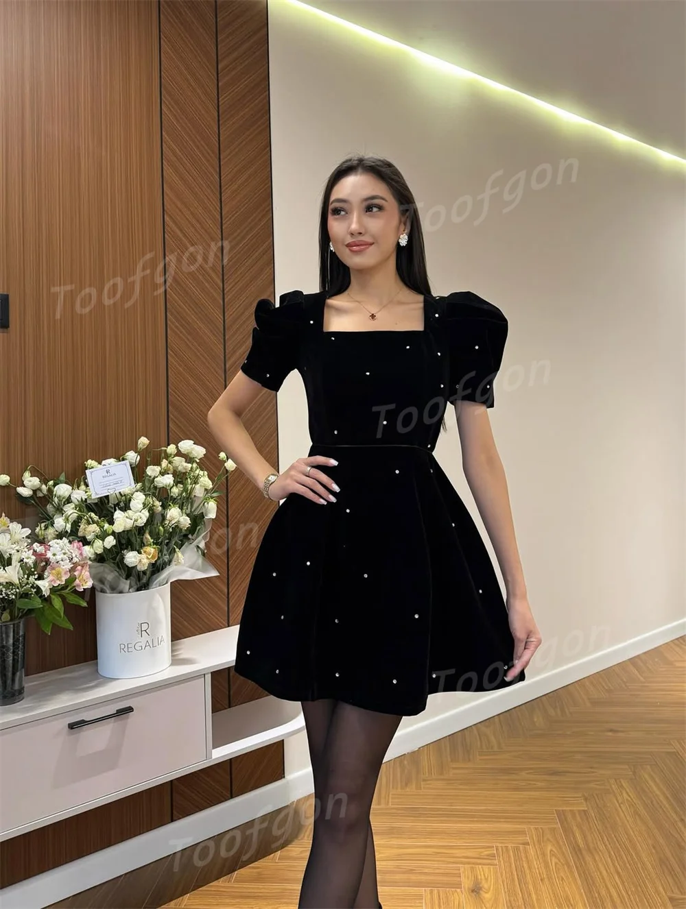 Toofgon pescoço quadrado veludo personalizado vestidos de baile curto feminino ocasião especial pérolas frisado mini vestidos de festa à noite 2026