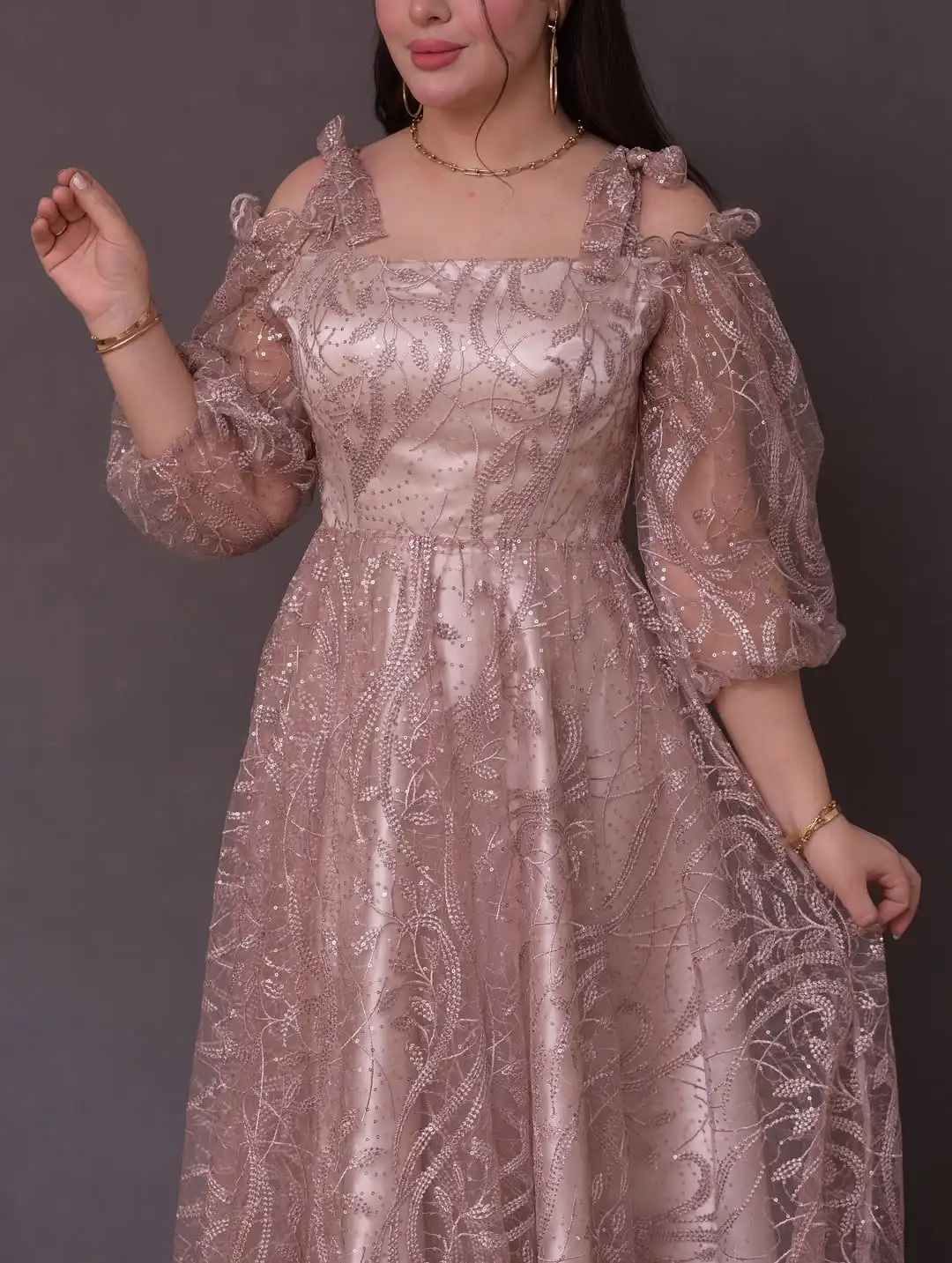 Nowa Sukienka Wieczorowa/Studniówkowa/Sukienka Druhny z Odkrytymi Ramionami, Cienkimi Ramiączkami, Brokatowymi Cekinami, Haftem i Drapowaniem w Kształcie Litery A