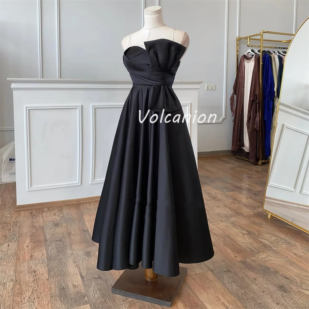 ที่กําหนดเองคุณภาพสูงคลาสสิก Charmeuse Draped A-Line Strapless ชาความยาวชุด Bespoke โอกาส Elegant อย่างเป็นทางการ